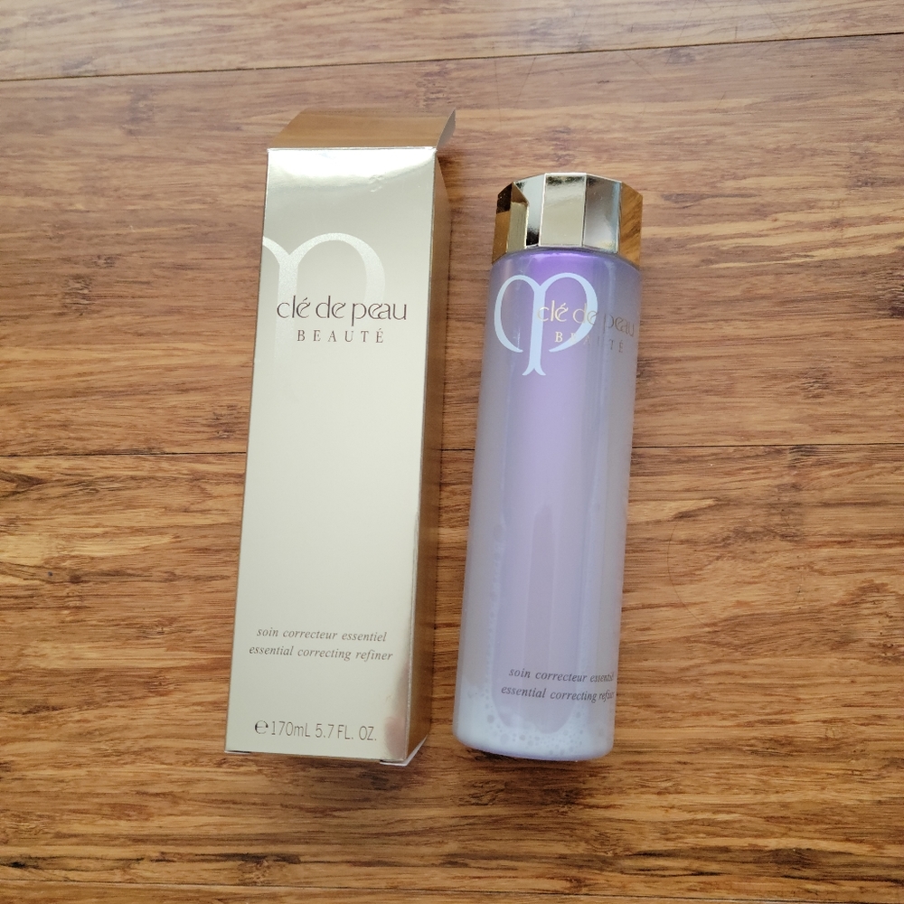 Cle de Peau Beaute-essential correcting refiner